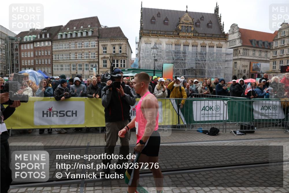 05.10.2025 - 20. swb-Marathon Bremen Yannick Fuchs http://msf.ph/oto/9267276 05.10.2025 12:09:30 Ziel  meine-sportfotos.de