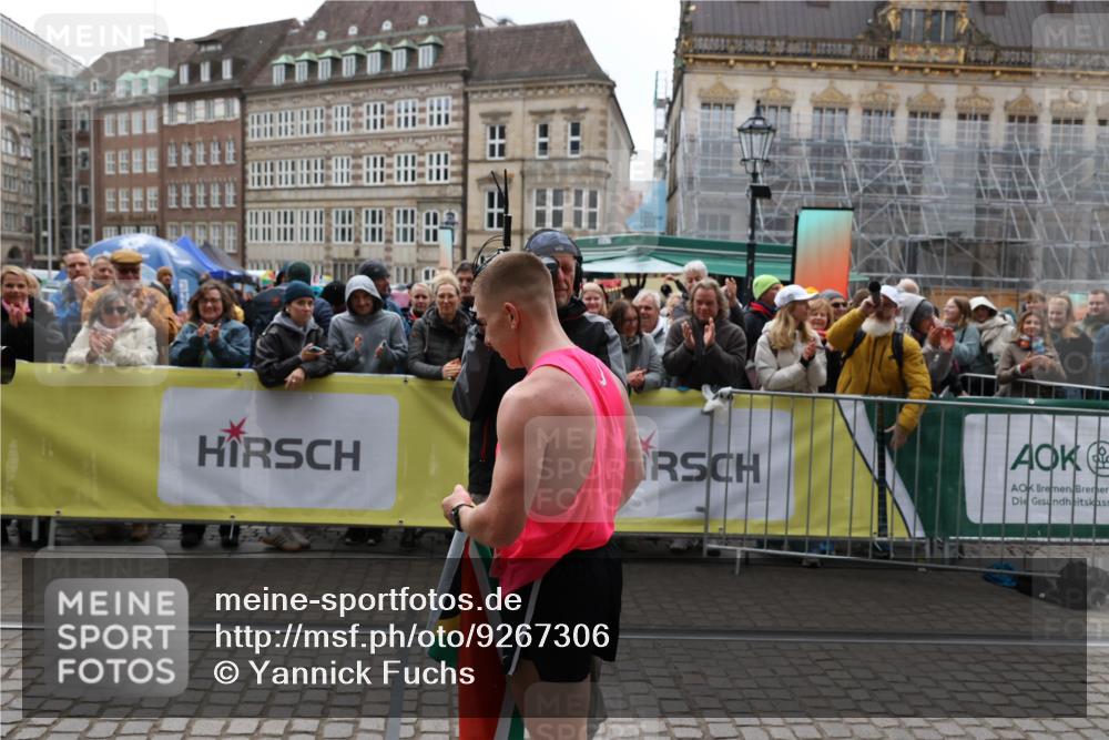 05.10.2025 - 20. swb-Marathon Bremen Yannick Fuchs http://msf.ph/oto/9267306 05.10.2025 12:09:31 Ziel  meine-sportfotos.de