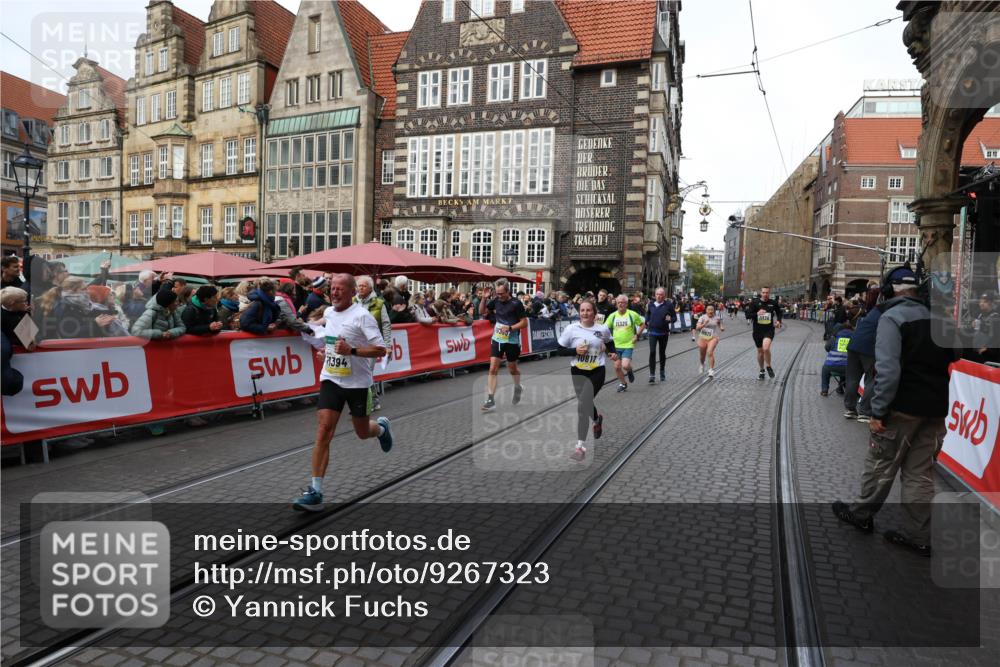 05.10.2025 - 20. swb-Marathon Bremen Yannick Fuchs http://msf.ph/oto/9267323 05.10.2025 10:52:02 Ziel 9004, 9683, 10380, 10581, 10625, 10817, 11080, 11136, 11325, 11361, 11394 meine-sportfotos.de