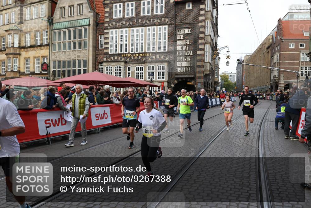 05.10.2025 - 20. swb-Marathon Bremen Yannick Fuchs http://msf.ph/oto/9267388 05.10.2025 10:52:02 Ziel 9004, 9683, 10380, 10581, 10625, 10817, 11080, 11136, 11325, 11361, 11394 meine-sportfotos.de