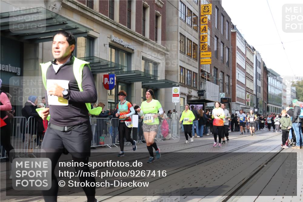05.10.2025 - 20. swb-Marathon Bremen Strokosch-Dieckow http://msf.ph/oto/9267416 05.10.2025 11:06:05 Ziel 7979, 9178, 9205, 9228, 9387, 9523, 9712, 9764, 9998, 10152, 10243, 10249, 10374, 10404, 10611, 10640, 10699, 10732, 10912, 11065, 11092, 11143, 11169, 11195, 11233, 11270, 11296, 11324, 11365, 11433, 11485, 11706, 7979, 9178, 9205, 9228, 9387, 9523, 9712, 9764, 9998, 10152, 10243, 10249, 10374, 10404, 10611, 10640, 10699, 10732, 10912, 11065, 11092, 11143, 11169, 11195, 11270, 11324, 11365 meine-sportfotos.de