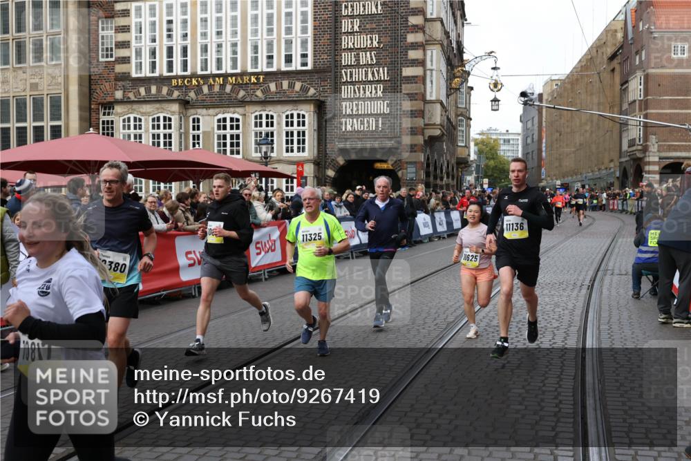 05.10.2025 - 20. swb-Marathon Bremen Yannick Fuchs http://msf.ph/oto/9267419 05.10.2025 10:52:03 Ziel 9683, 10380, 10581, 10625, 10817, 11080, 11136, 11325, 11361, 11394 meine-sportfotos.de