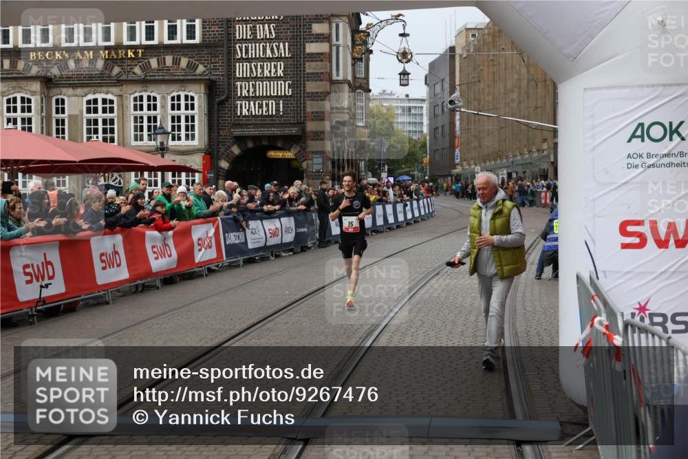 05.10.2025 - 20. swb-Marathon Bremen Yannick Fuchs http://msf.ph/oto/9267476 05.10.2025 12:10:44 Ziel 15 meine-sportfotos.de