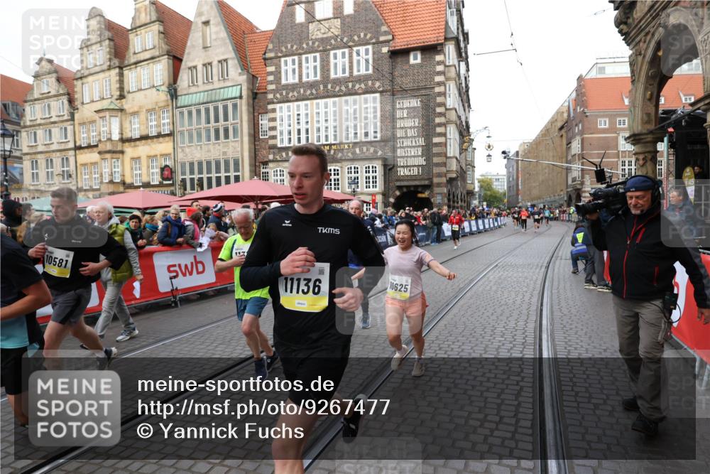 05.10.2025 - 20. swb-Marathon Bremen Yannick Fuchs http://msf.ph/oto/9267477 05.10.2025 10:52:04 Ziel 9683, 10380, 10581, 10625, 10817, 11080, 11136, 11325, 11394 meine-sportfotos.de