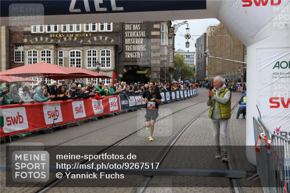 05.10.2025 - 20. swb-Marathon Bremen Yannick Fuchs http://msf.ph/oto/9267517 05.10.2025 12:10:45 Ziel 15 meine-sportfotos.de