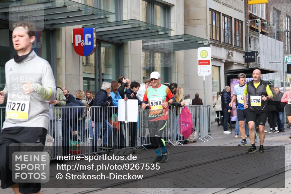 05.10.2025 - 20. swb-Marathon Bremen Strokosch-Dieckow http://msf.ph/oto/9267535 05.10.2025 11:06:09 Ziel 9178, 9205, 9228, 9357, 9523, 9619, 9764, 9998, 10152, 10239, 10243, 10374, 10404, 10611, 10640, 10699, 10732, 10912, 11027, 11143, 11169, 11195, 11233, 11270, 11324, 11365, 11485, 11605, 11706, 11721, 11746, 11747, 9178, 9205, 9228, 9357, 9523, 9619, 9764, 9998, 10152, 10239, 10243, 10374, 10404, 10611, 10640, 10699, 10732, 10912, 11027, 11143, 11169, 11195, 11270, 11324, 11365, 11605 meine-sportfotos.de