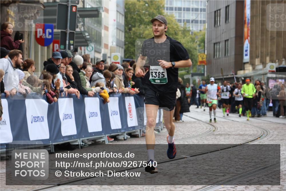 05.10.2025 - 20. swb-Marathon Bremen Strokosch-Dieckow http://msf.ph/oto/9267540 05.10.2025 12:59:36 Ziel 133, 6385 meine-sportfotos.de