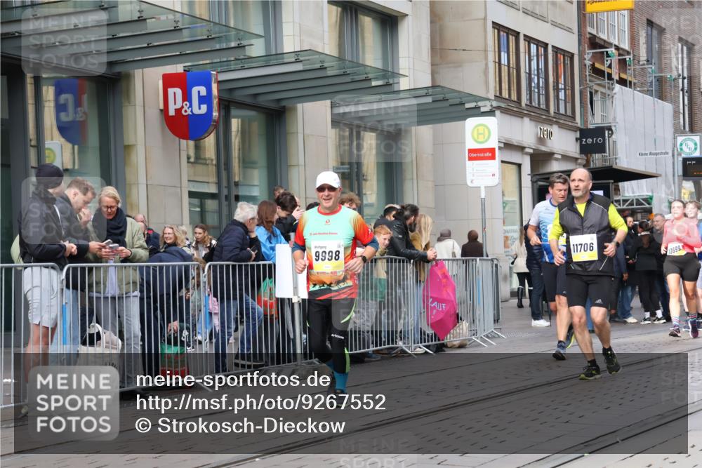 05.10.2025 - 20. swb-Marathon Bremen Strokosch-Dieckow http://msf.ph/oto/9267552 05.10.2025 11:06:10 Ziel 9178, 9205, 9357, 9619, 9764, 9998, 10239, 10404, 10611, 10640, 10699, 10732, 10912, 11027, 11143, 11169, 11195, 11233, 11270, 11324, 11365, 11485, 11605, 11706, 11721, 11746, 11747, 9178, 9205, 9357, 9619, 9764, 9998, 10239, 10404, 10611, 10640, 10699, 10732, 10912, 11027, 11143, 11169, 11195, 11270, 11324, 11365, 11605 meine-sportfotos.de