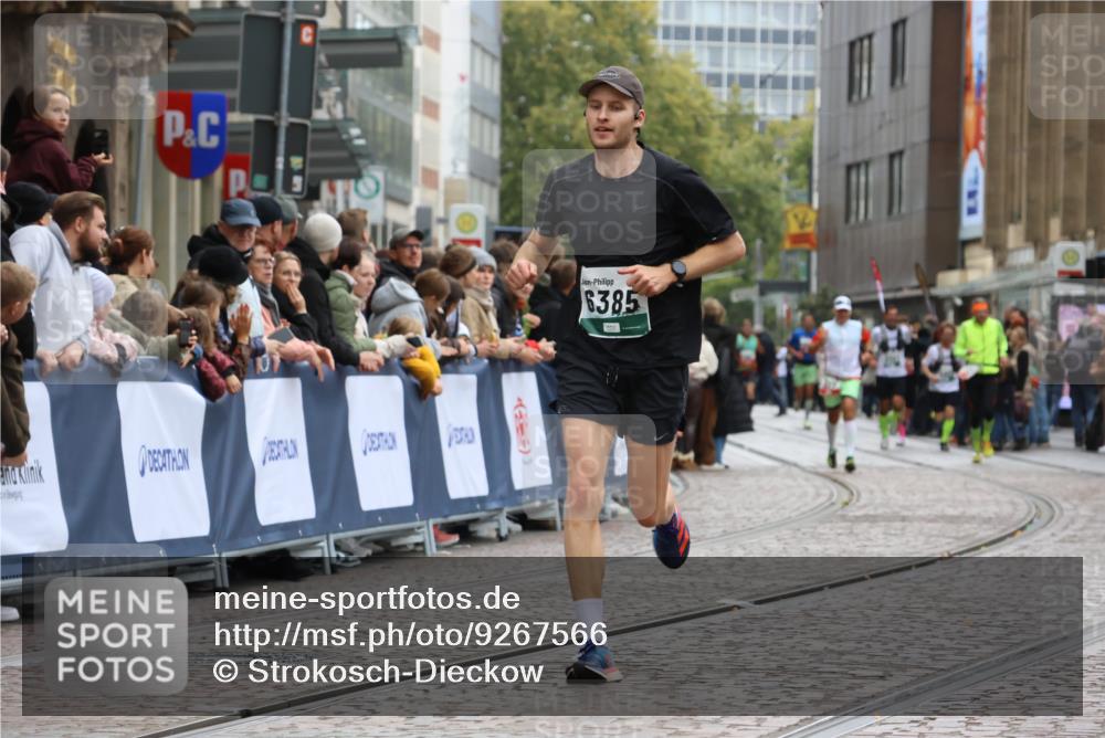 05.10.2025 - 20. swb-Marathon Bremen Strokosch-Dieckow http://msf.ph/oto/9267566 05.10.2025 12:59:36 Ziel 133, 6385 meine-sportfotos.de