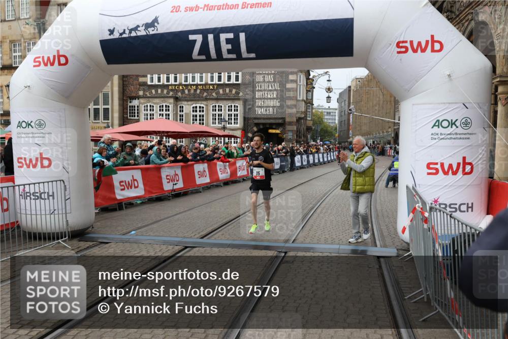 05.10.2025 - 20. swb-Marathon Bremen Yannick Fuchs http://msf.ph/oto/9267579 05.10.2025 12:10:46 Ziel 15 meine-sportfotos.de