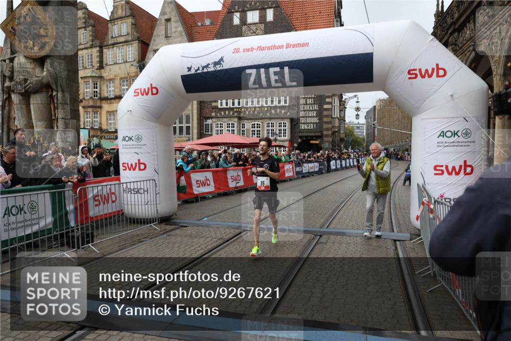 05.10.2025 - 20. swb-Marathon Bremen Yannick Fuchs http://msf.ph/oto/9267621 05.10.2025 12:10:47 Ziel 15 meine-sportfotos.de