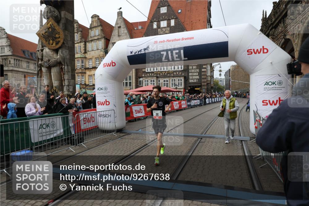 05.10.2025 - 20. swb-Marathon Bremen Yannick Fuchs http://msf.ph/oto/9267638 05.10.2025 12:10:47 Ziel 15 meine-sportfotos.de