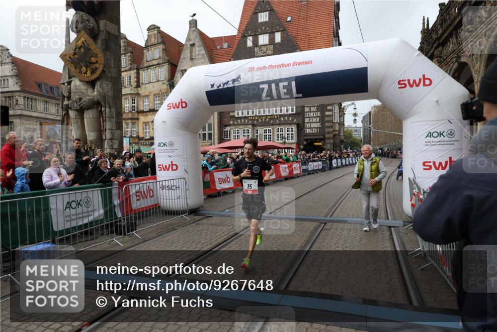 05.10.2025 - 20. swb-Marathon Bremen Yannick Fuchs http://msf.ph/oto/9267648 05.10.2025 12:10:47 Ziel 15 meine-sportfotos.de