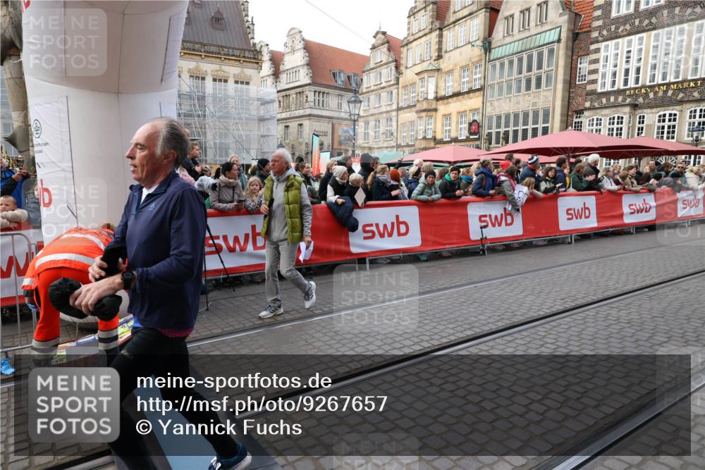 05.10.2025 - 20. swb-Marathon Bremen Yannick Fuchs http://msf.ph/oto/9267657 05.10.2025 10:52:06 Ziel 9683, 10380, 10581, 10625, 10817, 11080, 11136, 11273, 11325, 11394 meine-sportfotos.de