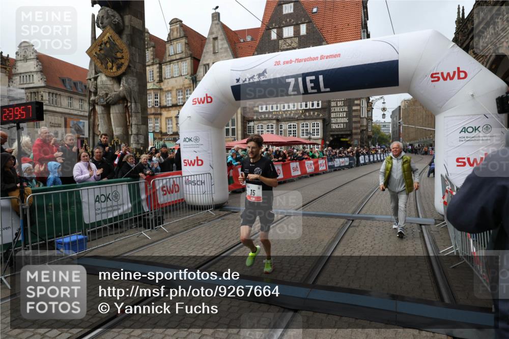 05.10.2025 - 20. swb-Marathon Bremen Yannick Fuchs http://msf.ph/oto/9267664 05.10.2025 12:10:47 Ziel 15 meine-sportfotos.de