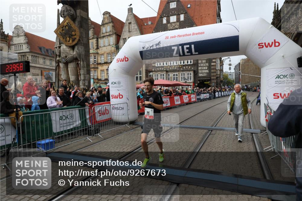 05.10.2025 - 20. swb-Marathon Bremen Yannick Fuchs http://msf.ph/oto/9267673 05.10.2025 12:10:47 Ziel 15 meine-sportfotos.de