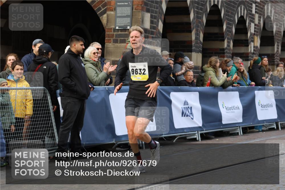 05.10.2025 - 20. swb-Marathon Bremen Strokosch-Dieckow http://msf.ph/oto/9267679 05.10.2025 11:09:05 Ziel 9632, 9798, 9815, 10315, 10458, 10784, 11379, 11437 meine-sportfotos.de