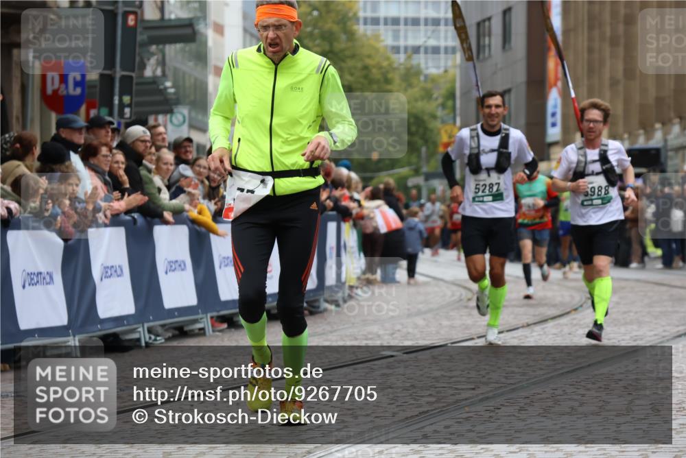 05.10.2025 - 20. swb-Marathon Bremen Strokosch-Dieckow http://msf.ph/oto/9267705 05.10.2025 12:59:50 Ziel 37, 377, 1476, 5287, 5988 meine-sportfotos.de