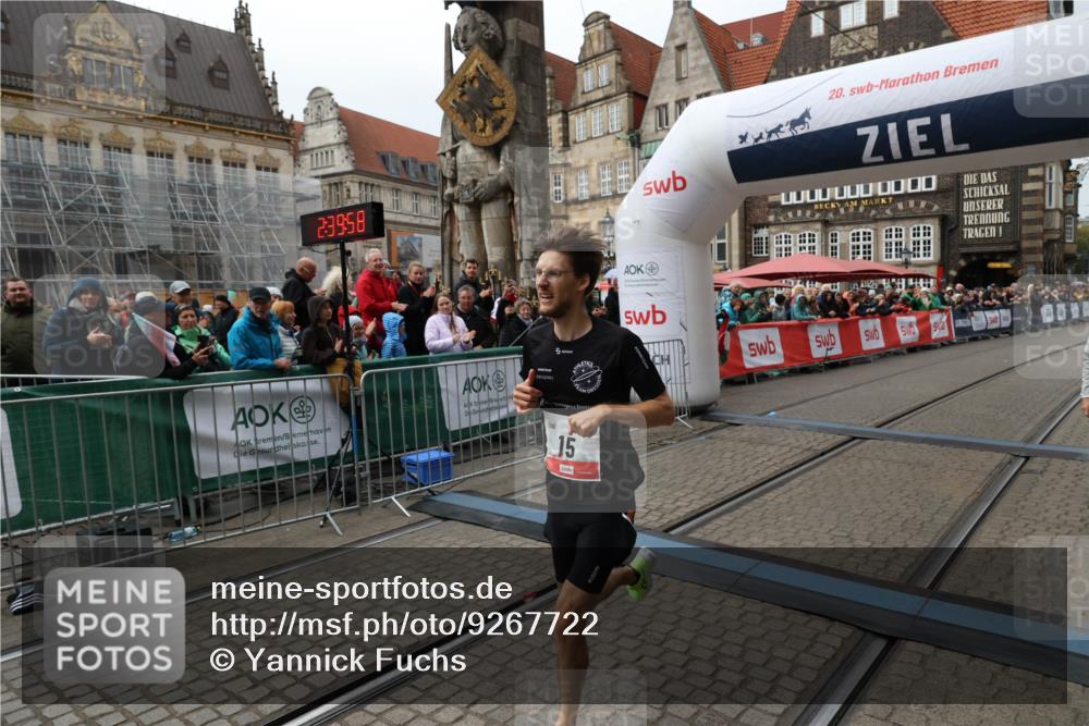 05.10.2025 - 20. swb-Marathon Bremen Yannick Fuchs http://msf.ph/oto/9267722 05.10.2025 12:10:48 Ziel 15 meine-sportfotos.de
