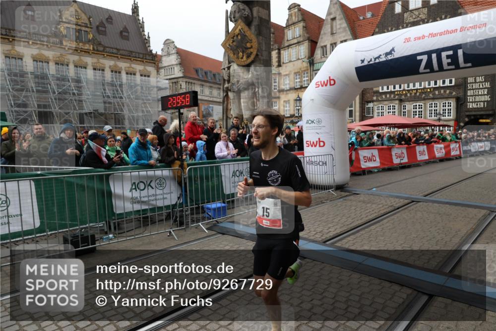 05.10.2025 - 20. swb-Marathon Bremen Yannick Fuchs http://msf.ph/oto/9267729 05.10.2025 12:10:48 Ziel 15 meine-sportfotos.de