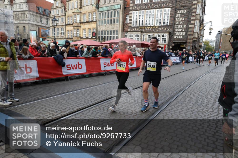 05.10.2025 - 20. swb-Marathon Bremen Yannick Fuchs http://msf.ph/oto/9267733 05.10.2025 10:52:12 Ziel 9226, 9683, 9939, 10977, 11273, 11325 meine-sportfotos.de