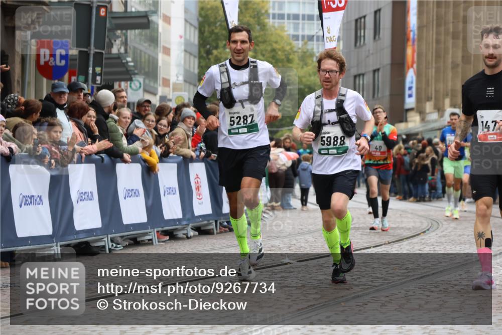 05.10.2025 - 20. swb-Marathon Bremen Strokosch-Dieckow http://msf.ph/oto/9267734 05.10.2025 12:59:52 Ziel 37, 40, 377, 1476, 5287, 5988, 8351 meine-sportfotos.de