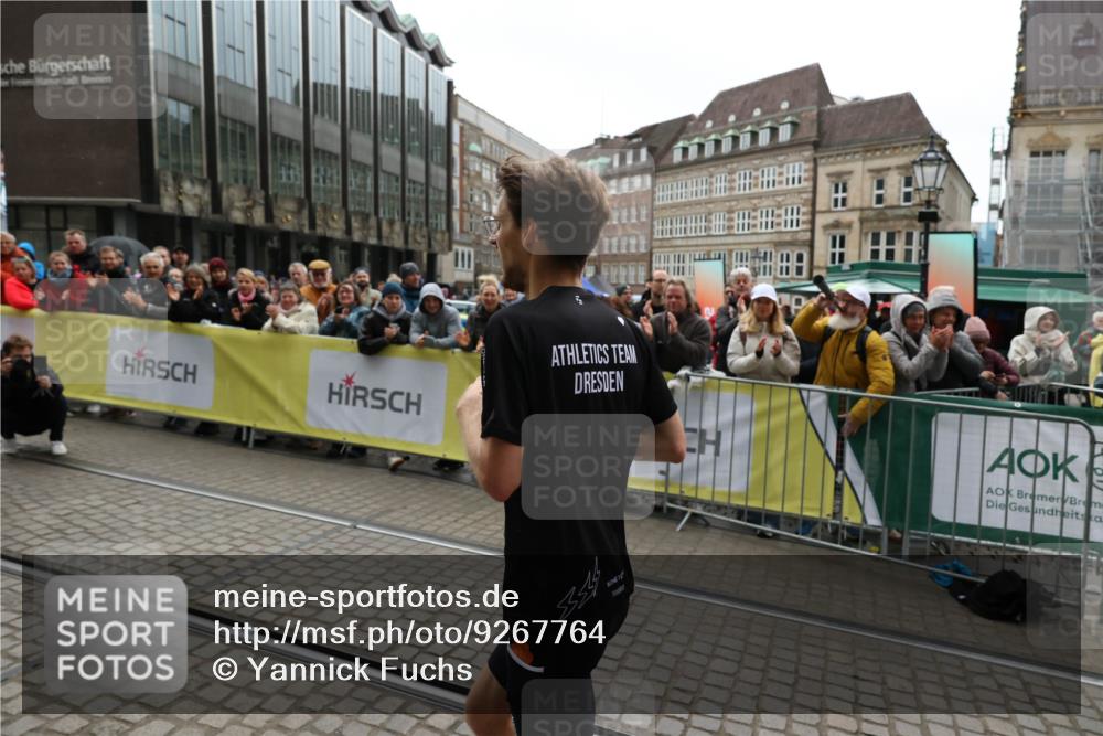 05.10.2025 - 20. swb-Marathon Bremen Yannick Fuchs http://msf.ph/oto/9267764 05.10.2025 12:10:49 Ziel 15 meine-sportfotos.de
