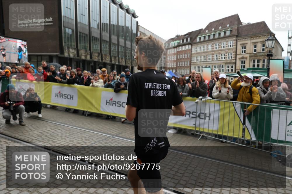 05.10.2025 - 20. swb-Marathon Bremen Yannick Fuchs http://msf.ph/oto/9267775 05.10.2025 12:10:49 Ziel 15 meine-sportfotos.de