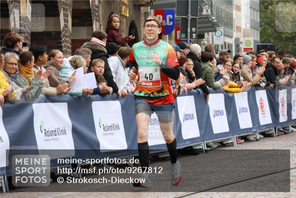 05.10.2025 - 20. swb-Marathon Bremen Strokosch-Dieckow http://msf.ph/oto/9267812 05.10.2025 12:59:58 Ziel 40, 689, 2186, 8351 meine-sportfotos.de