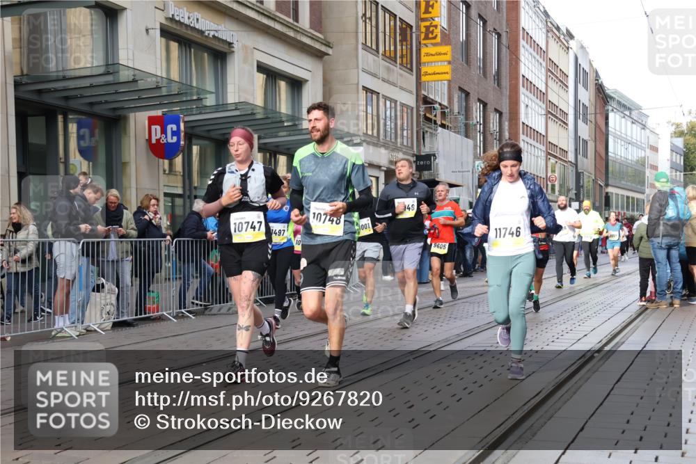05.10.2025 - 20. swb-Marathon Bremen Strokosch-Dieckow http://msf.ph/oto/9267820 05.10.2025 11:06:23 Ziel 8574, 9178, 9321, 9357, 9605, 9619, 9826, 9942, 9976, 10001, 10148, 10168, 10239, 10498, 10580, 10699, 10732, 10747, 10748, 10937, 11027, 11143, 11270, 11324, 11355, 11389, 11414, 11497, 11565, 11605, 11706, 11721, 11746, 11747, 8574, 9178, 9321, 9357, 9605, 9619, 9826, 9942, 9976, 10001, 10148, 10168, 10239, 10498, 10580, 10699, 10732, 10747, 10748, 10937, 11027, 11143, 11270, 11324, 11355, 11389, 11414, 11497, 11565, 11605 meine-sportfotos.de