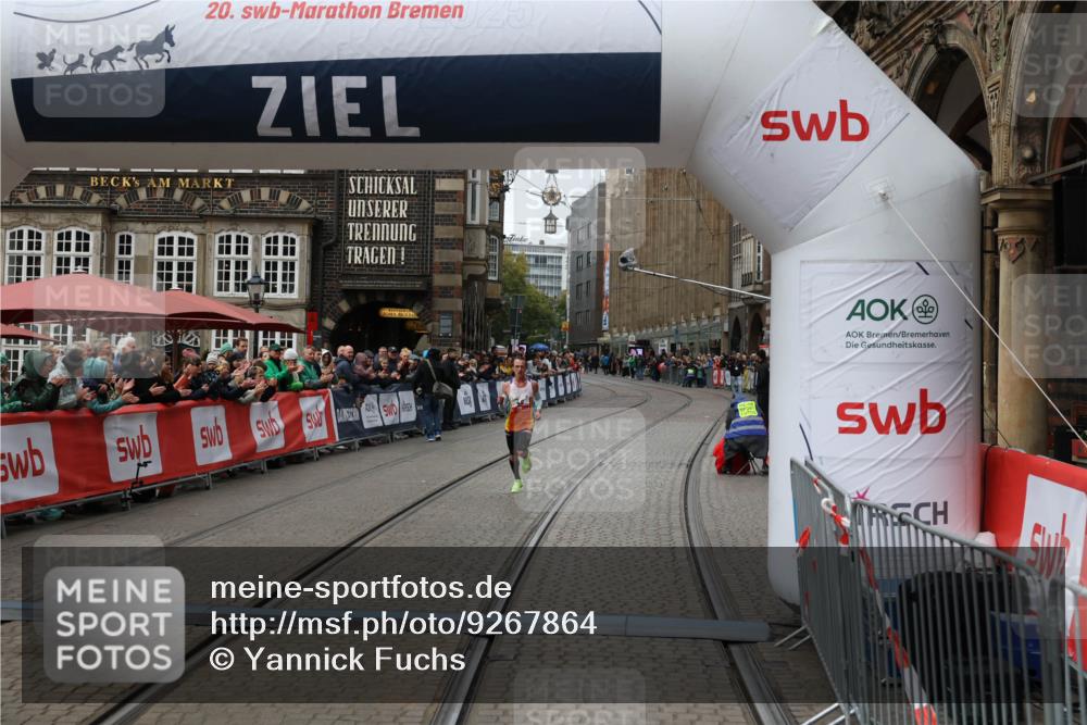 05.10.2025 - 20. swb-Marathon Bremen Yannick Fuchs http://msf.ph/oto/9267864 05.10.2025 12:12:28 Ziel 49 meine-sportfotos.de
