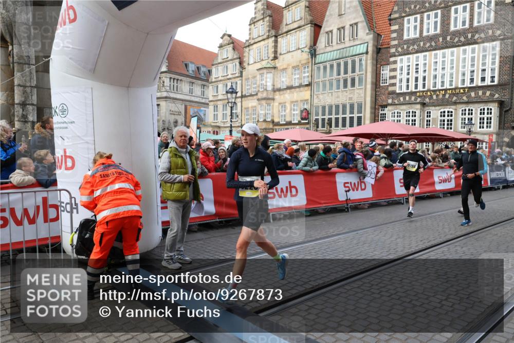 05.10.2025 - 20. swb-Marathon Bremen Yannick Fuchs http://msf.ph/oto/9267873 05.10.2025 10:52:15 Ziel 9196, 9226, 9852, 9939, 10240, 10438, 10668, 10727, 10977, 11273, 11641 meine-sportfotos.de