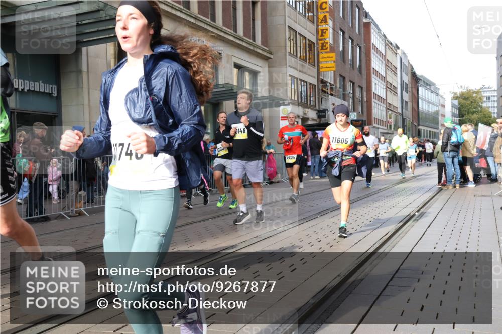 05.10.2025 - 20. swb-Marathon Bremen Strokosch-Dieckow http://msf.ph/oto/9267877 05.10.2025 11:06:25 Ziel 8574, 9178, 9321, 9357, 9605, 9619, 9826, 9942, 9976, 10001, 10148, 10168, 10239, 10498, 10580, 10699, 10747, 10748, 10937, 11027, 11324, 11355, 11389, 11414, 11497, 11565, 11605, 11622, 11706, 11721, 11746, 11747, 8574, 9178, 9321, 9357, 9605, 9619, 9826, 9942, 9976, 10001, 10148, 10168, 10239, 10498, 10580, 10699, 10747, 10748, 10937, 11027, 11324, 11355, 11389, 11414, 11497, 11565, 11605, 11622 meine-sportfotos.de