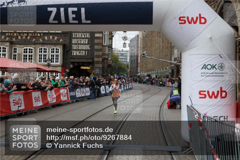 05.10.2025 - 20. swb-Marathon Bremen Yannick Fuchs http://msf.ph/oto/9267884 05.10.2025 12:12:28 Ziel 49 meine-sportfotos.de