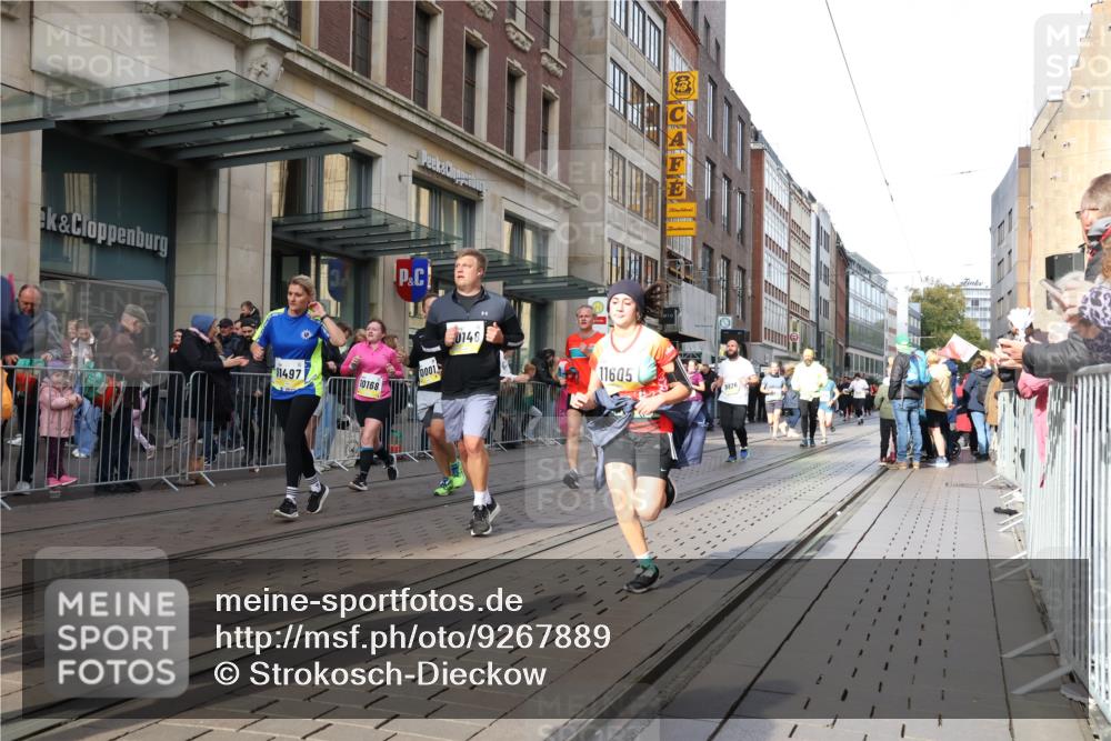 05.10.2025 - 20. swb-Marathon Bremen Strokosch-Dieckow http://msf.ph/oto/9267889 05.10.2025 11:06:25 Ziel 8574, 9178, 9321, 9357, 9605, 9619, 9826, 9942, 9976, 10001, 10148, 10168, 10239, 10498, 10580, 10699, 10747, 10748, 10937, 11027, 11324, 11355, 11389, 11414, 11497, 11565, 11605, 11622, 11706, 11721, 11746, 11747, 8574, 9178, 9321, 9357, 9605, 9619, 9826, 9942, 9976, 10001, 10148, 10168, 10239, 10498, 10580, 10699, 10747, 10748, 10937, 11027, 11324, 11355, 11389, 11414, 11497, 11565, 11605, 11622 meine-sportfotos.de