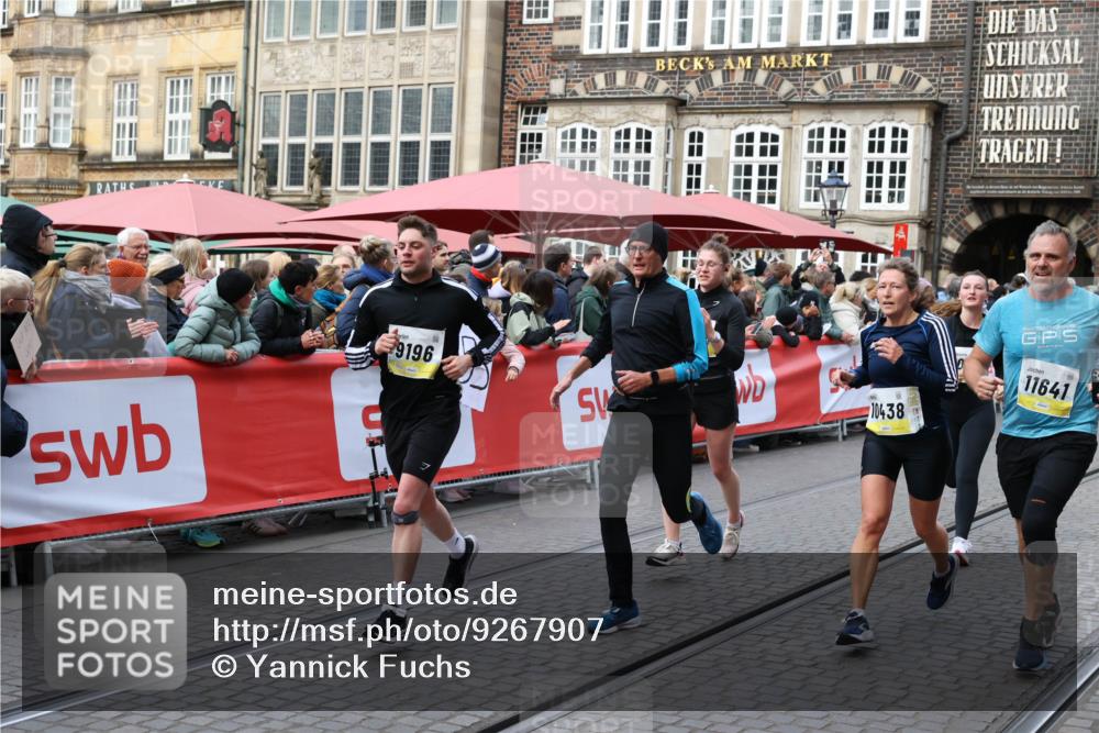 05.10.2025 - 20. swb-Marathon Bremen Yannick Fuchs http://msf.ph/oto/9267907 05.10.2025 10:52:16 Ziel 9196, 9226, 9852, 9939, 10240, 10438, 10668, 10727, 10977, 11273, 11641 meine-sportfotos.de