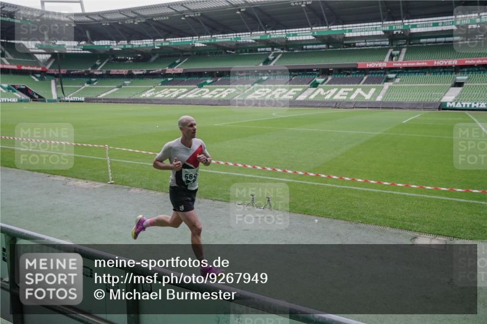 05.10.2025 - 20. swb-Marathon Bremen Michael Burmester http://msf.ph/oto/9267949 05.10.2025 12:33:37 Laufen im Stadion 121, 218, 307, 363, 369, 474, 838, 850, 900, 1070, 1338, 1360, 1372, 1494, 1617, 1889, 1913, 1928, 2000, 2267, 4251, 5640, 6957, 6984, 7259, 8550, 8582, 9046, 650, 746, 1494, 2033, 2682 meine-sportfotos.de