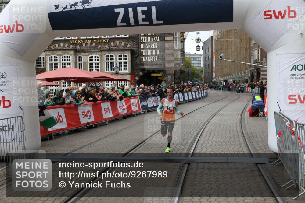 05.10.2025 - 20. swb-Marathon Bremen Yannick Fuchs http://msf.ph/oto/9267989 05.10.2025 12:12:30 Ziel 49 meine-sportfotos.de