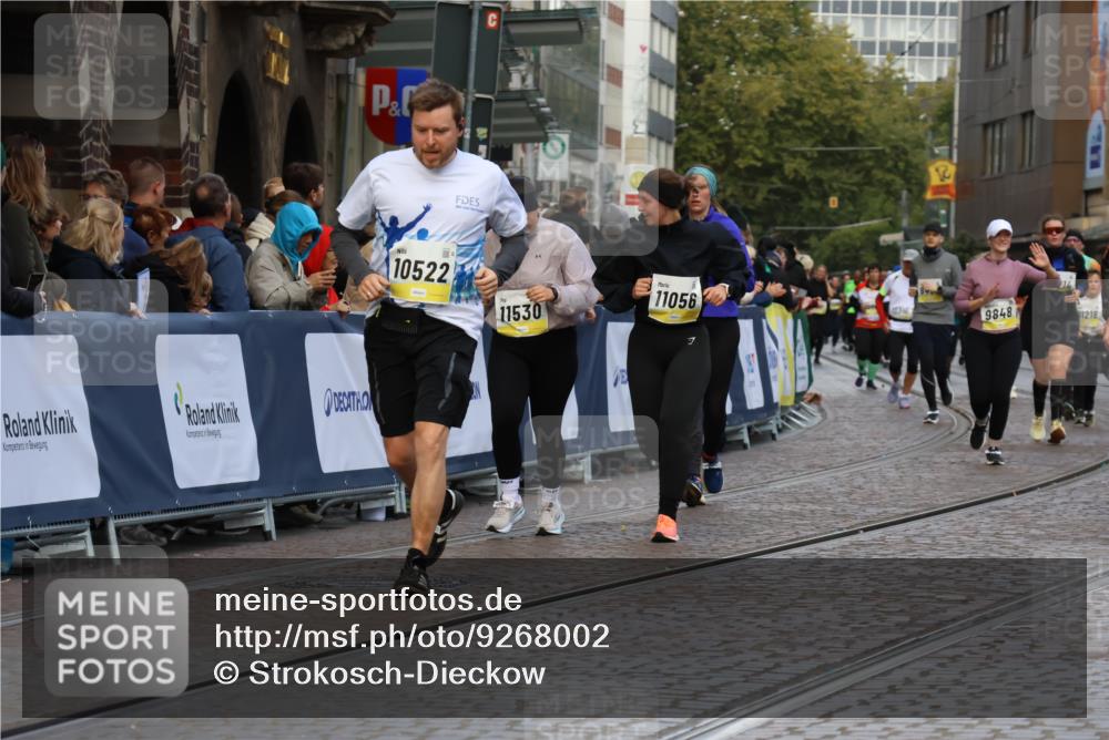 05.10.2025 - 20. swb-Marathon Bremen Strokosch-Dieckow http://msf.ph/oto/9268002 05.10.2025 11:09:12 Ziel 9798, 9815, 10295, 10315, 10522, 10784, 11056, 11379, 11437, 11530, 11674 meine-sportfotos.de
