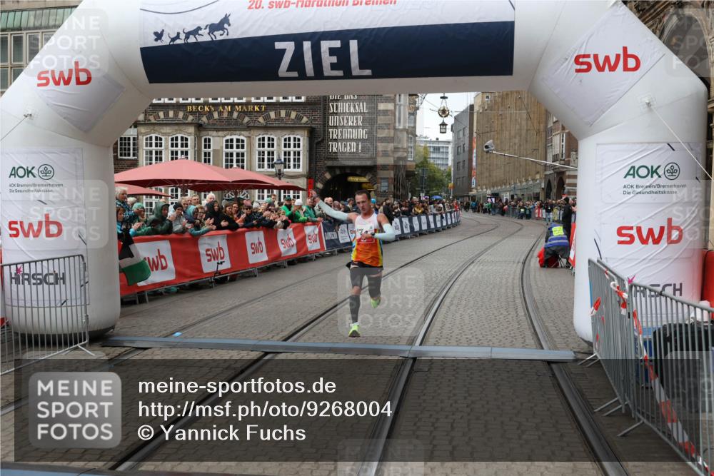 05.10.2025 - 20. swb-Marathon Bremen Yannick Fuchs http://msf.ph/oto/9268004 05.10.2025 12:12:30 Ziel 49 meine-sportfotos.de