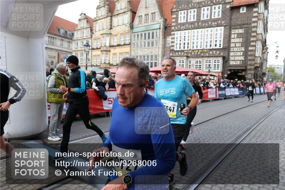 05.10.2025 - 20. swb-Marathon Bremen Yannick Fuchs http://msf.ph/oto/9268006 05.10.2025 10:52:18 Ziel 9196, 9226, 9852, 9939, 10038, 10240, 10438, 10668, 10727, 10942, 10977, 11641 meine-sportfotos.de