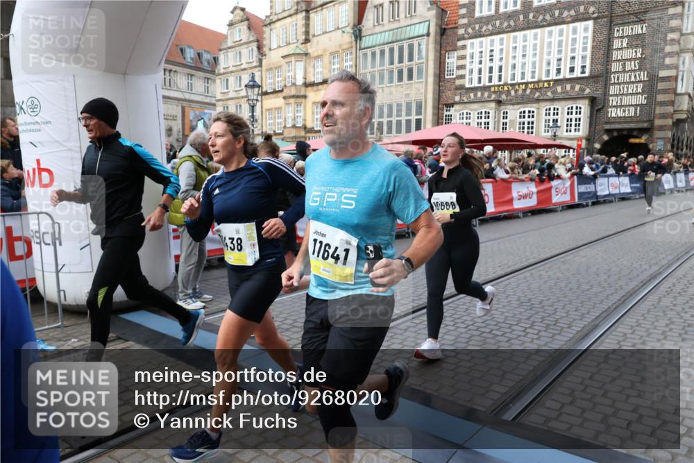 05.10.2025 - 20. swb-Marathon Bremen Yannick Fuchs http://msf.ph/oto/9268020 05.10.2025 10:52:18 Ziel 9196, 9226, 9852, 9939, 10038, 10240, 10438, 10668, 10727, 10942, 10977, 11641 meine-sportfotos.de