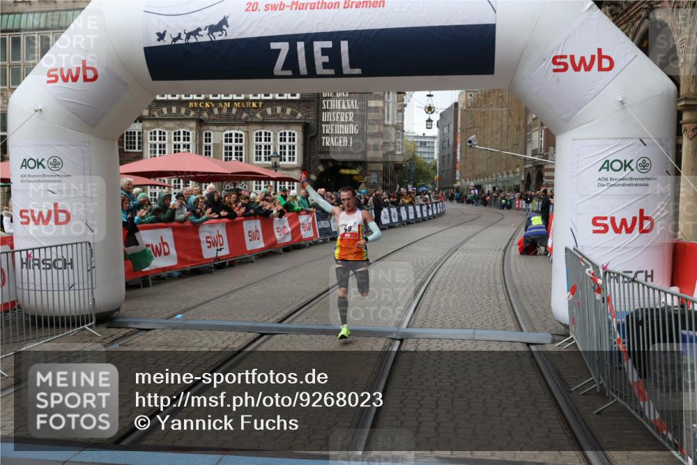 05.10.2025 - 20. swb-Marathon Bremen Yannick Fuchs http://msf.ph/oto/9268023 05.10.2025 12:12:30 Ziel 49 meine-sportfotos.de