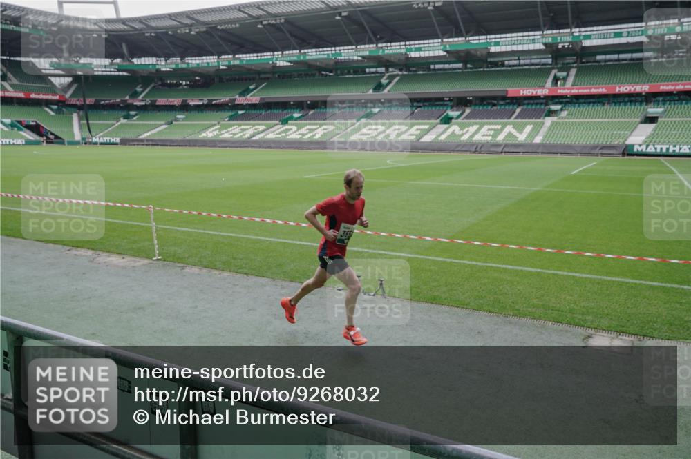 05.10.2025 - 20. swb-Marathon Bremen Michael Burmester http://msf.ph/oto/9268032 05.10.2025 12:33:49 Laufen im Stadion 121, 218, 307, 363, 474, 838, 900, 993, 1070, 1338, 1339, 1360, 1372, 1617, 1889, 1913, 2000, 2267, 3552, 4251, 5640, 6957, 6984, 7259, 7442, 8550, 8582, 9046, 369, 746, 850, 1494, 1928, 2682 meine-sportfotos.de