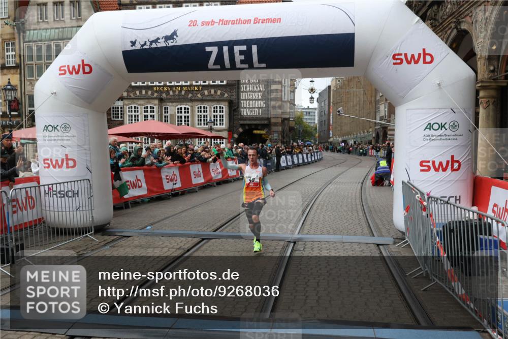05.10.2025 - 20. swb-Marathon Bremen Yannick Fuchs http://msf.ph/oto/9268036 05.10.2025 12:12:30 Ziel 49 meine-sportfotos.de