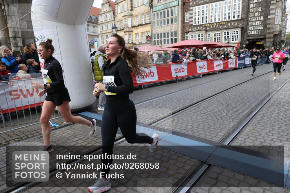 05.10.2025 - 20. swb-Marathon Bremen Yannick Fuchs http://msf.ph/oto/9268058 05.10.2025 10:52:19 Ziel 9196, 9226, 9852, 9939, 10038, 10240, 10438, 10668, 10727, 10900, 10942, 10977, 11641 meine-sportfotos.de