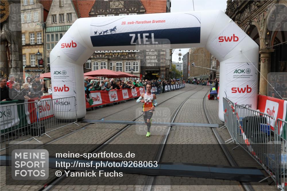 05.10.2025 - 20. swb-Marathon Bremen Yannick Fuchs http://msf.ph/oto/9268063 05.10.2025 12:12:31 Ziel 49 meine-sportfotos.de