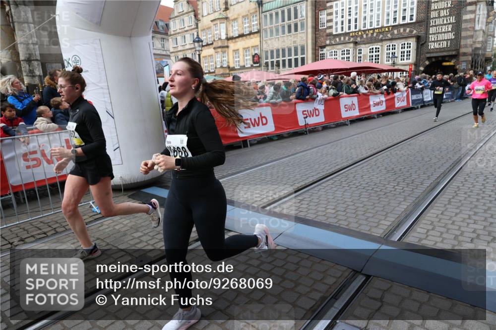 05.10.2025 - 20. swb-Marathon Bremen Yannick Fuchs http://msf.ph/oto/9268069 05.10.2025 10:52:19 Ziel 9196, 9226, 9852, 9939, 10038, 10240, 10438, 10668, 10727, 10900, 10942, 10977, 11641 meine-sportfotos.de