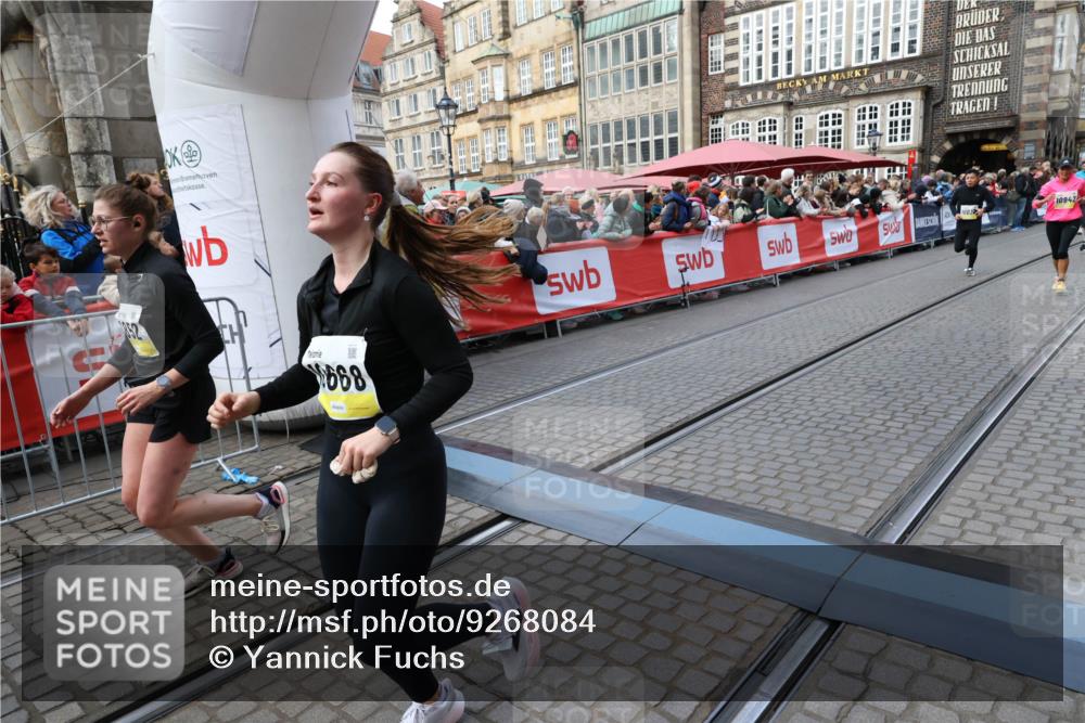 05.10.2025 - 20. swb-Marathon Bremen Yannick Fuchs http://msf.ph/oto/9268084 05.10.2025 10:52:19 Ziel 9196, 9226, 9852, 9939, 10038, 10240, 10438, 10668, 10727, 10900, 10942, 10977, 11641 meine-sportfotos.de