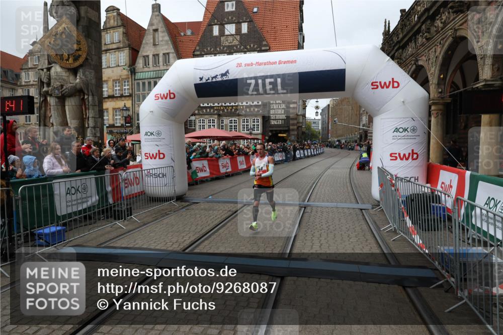 05.10.2025 - 20. swb-Marathon Bremen Yannick Fuchs http://msf.ph/oto/9268087 05.10.2025 12:12:31 Ziel 49 meine-sportfotos.de